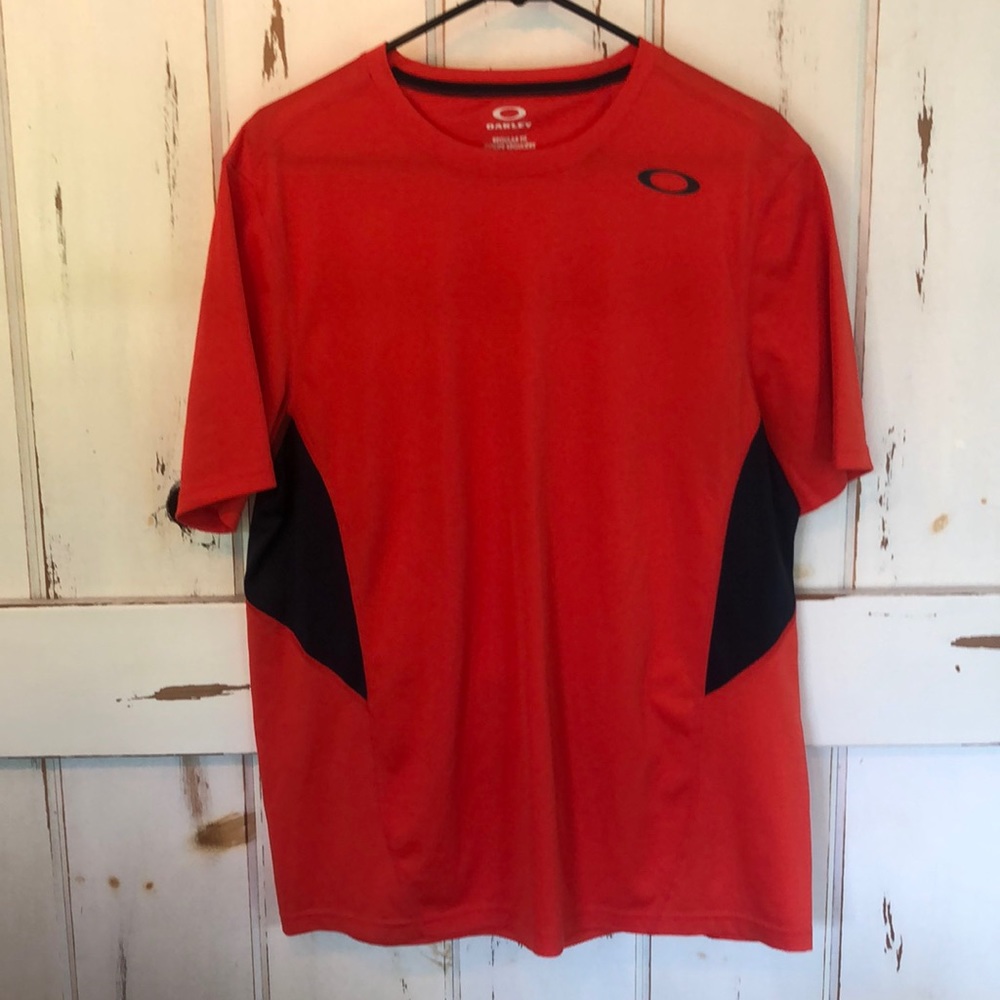 Men’s Regular Fit Red/Orange Oakley Workout Shirt